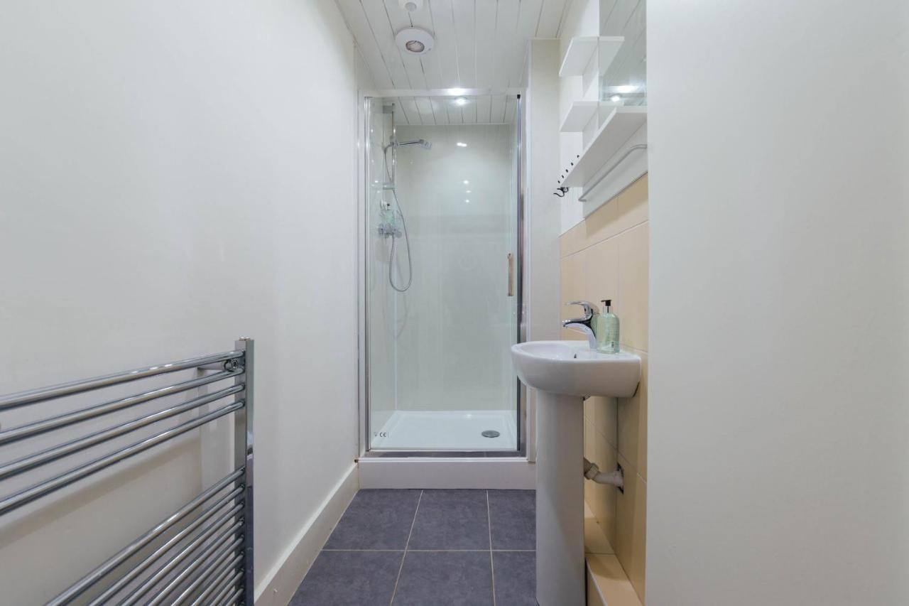 Stylish And Comfortable City Centre Apartment Edinburgh Bagian luar foto