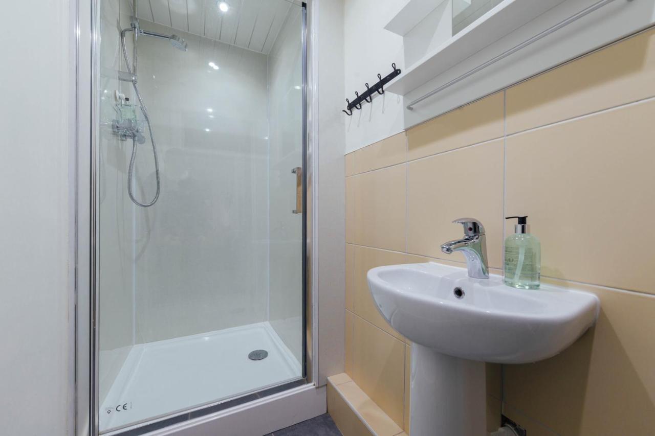 Stylish And Comfortable City Centre Apartment Edinburgh Bagian luar foto